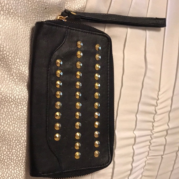 Guess wristlet - Picture 1 of 3